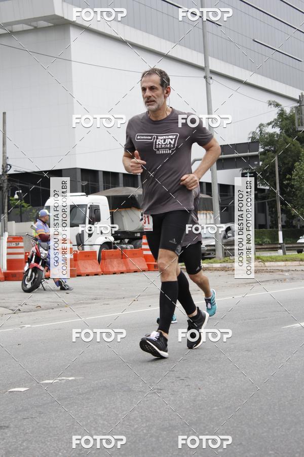 Buy your photos of the eventSantander Track & Field Run Series - Shopping Eldorado on Fotop