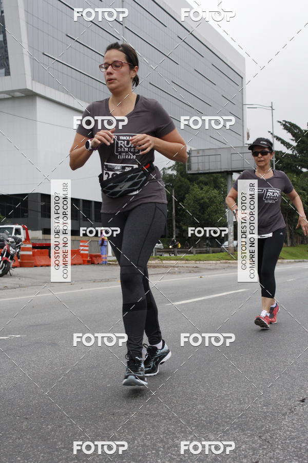 Buy your photos of the eventSantander Track & Field Run Series - Shopping Eldorado on Fotop