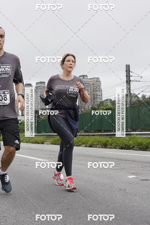 Buy your photos of the eventSantander Track & Field Run Series - Shopping Eldorado on Fotop