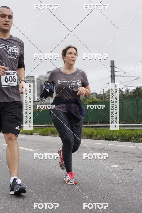 Buy your photos of the eventSantander Track & Field Run Series - Shopping Eldorado on Fotop