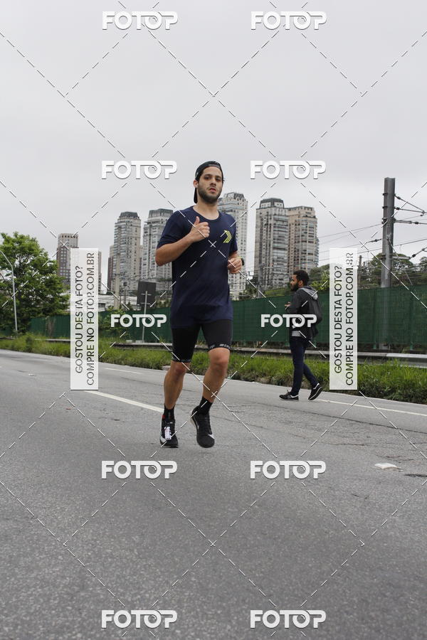 Buy your photos of the eventSantander Track & Field Run Series - Shopping Eldorado on Fotop