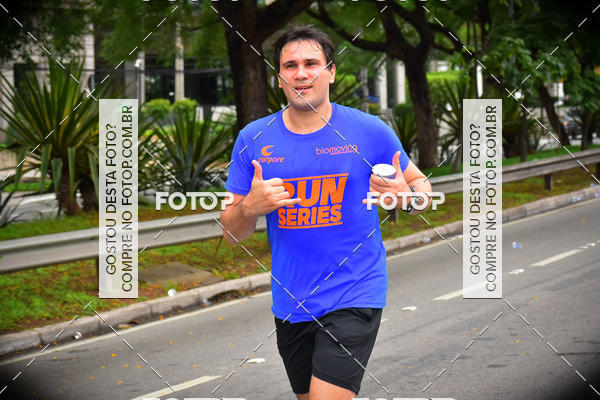 Buy your photos of the eventSantander Track & Field Run Series - Shopping Eldorado on Fotop