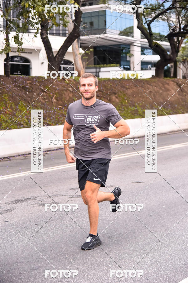 Buy your photos of the eventSantander Track & Field Run Series - Shopping Eldorado on Fotop