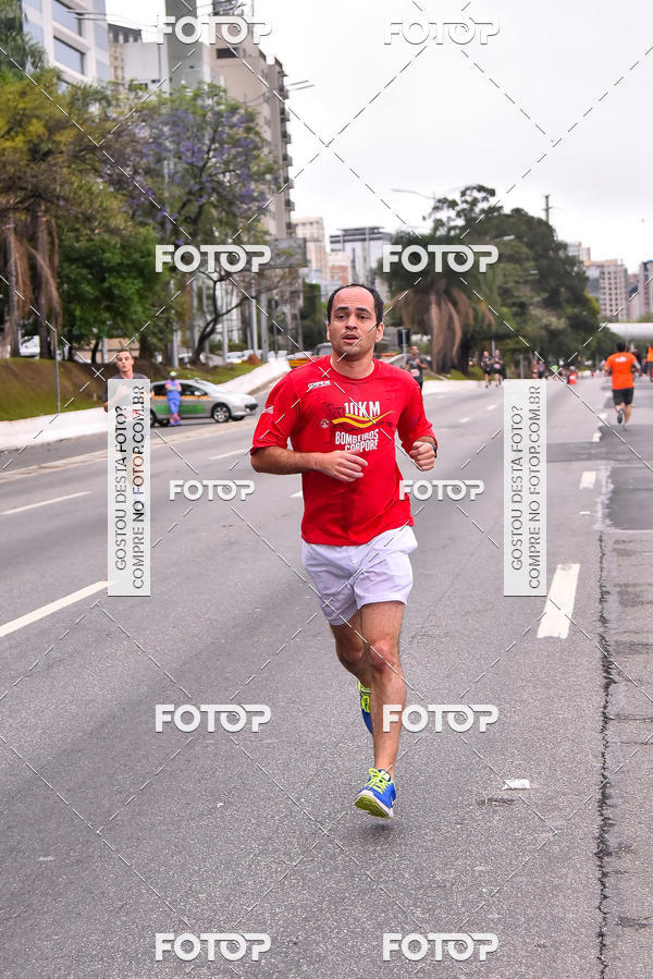 Buy your photos of the eventSantander Track & Field Run Series - Shopping Eldorado on Fotop