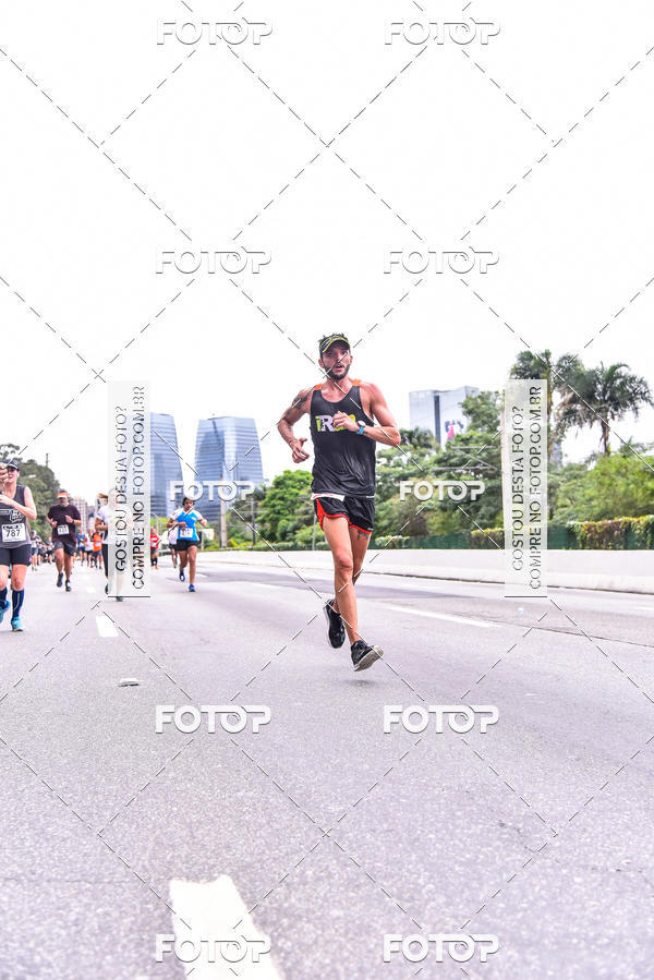 Buy your photos of the eventSantander Track & Field Run Series - Shopping Eldorado on Fotop
