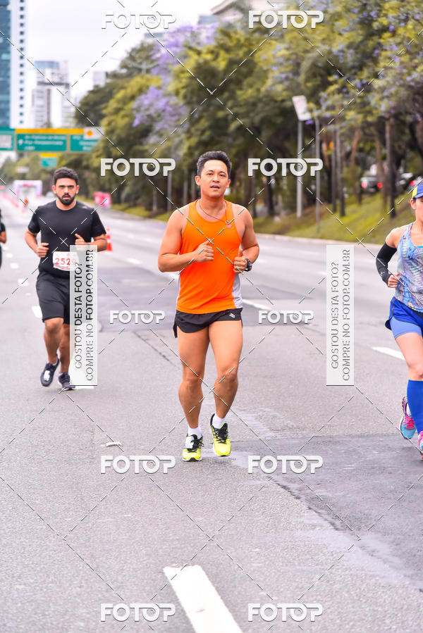 Buy your photos of the eventSantander Track & Field Run Series - Shopping Eldorado on Fotop