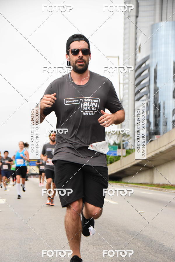 Buy your photos of the eventSantander Track & Field Run Series - Shopping Eldorado on Fotop