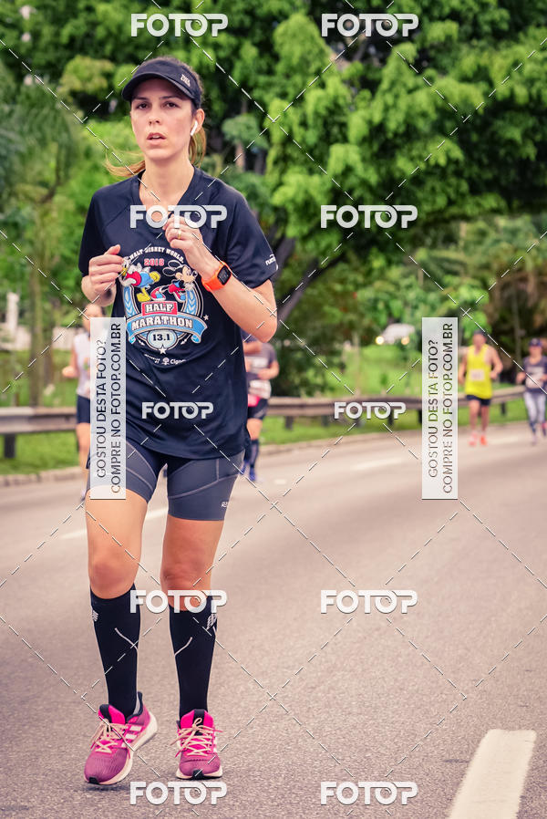 Buy your photos of the eventSantander Track & Field Run Series - Shopping Eldorado on Fotop