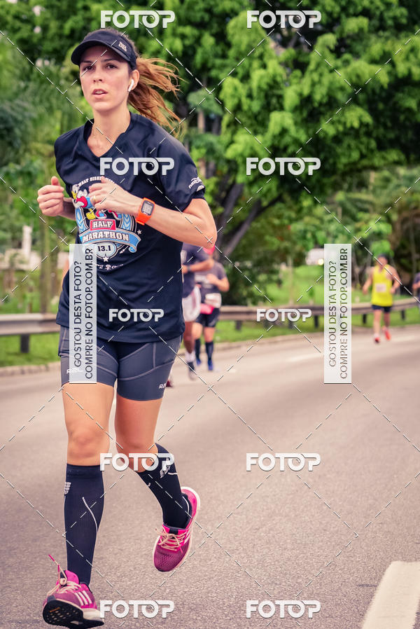 Buy your photos of the eventSantander Track & Field Run Series - Shopping Eldorado on Fotop