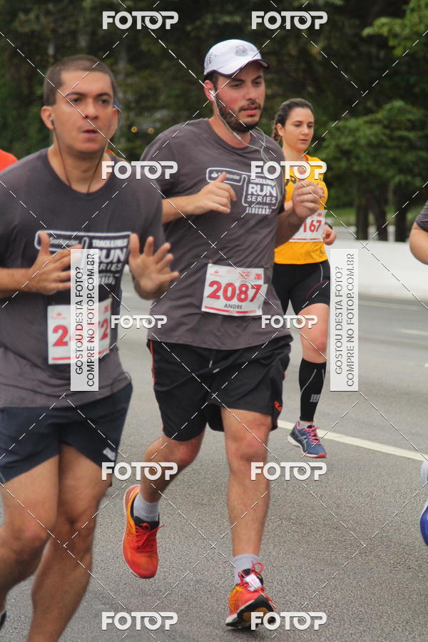 Buy your photos of the eventSantander Track & Field Run Series - Shopping Eldorado on Fotop
