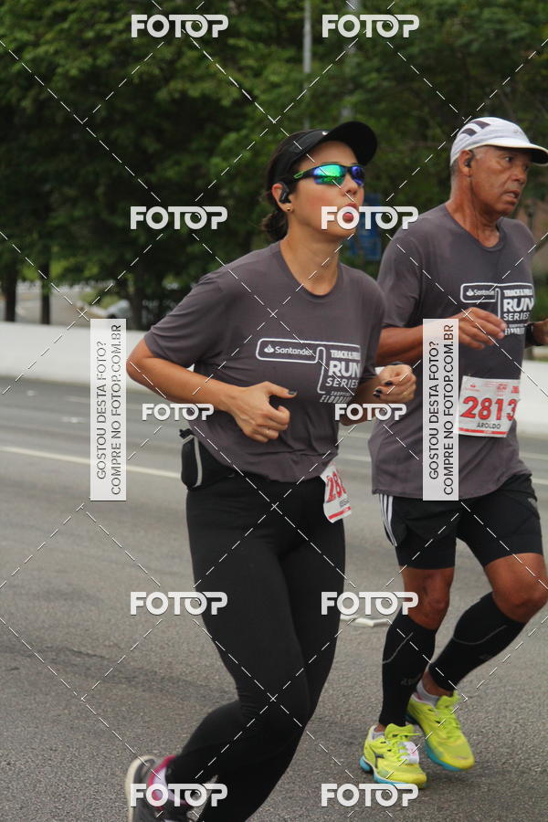 Buy your photos of the eventSantander Track & Field Run Series - Shopping Eldorado on Fotop