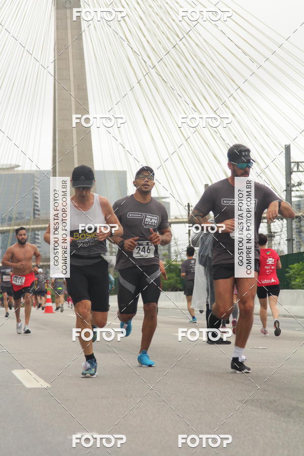 Buy your photos of the eventSantander Track & Field Run Series - Shopping Eldorado on Fotop