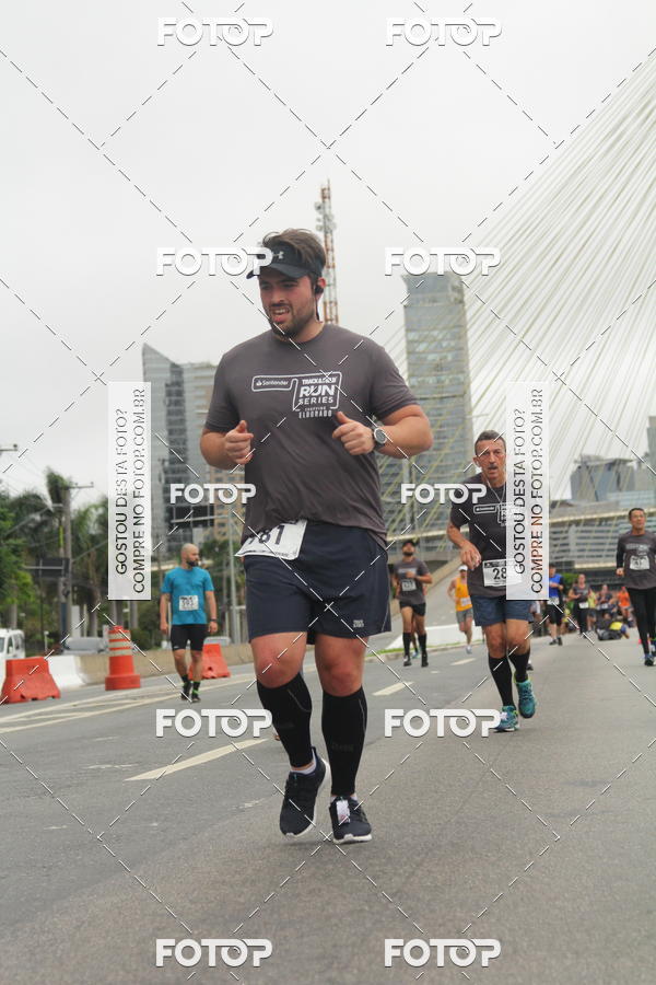 Buy your photos of the eventSantander Track & Field Run Series - Shopping Eldorado on Fotop