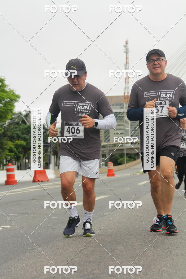 Buy your photos of the eventSantander Track & Field Run Series - Shopping Eldorado on Fotop