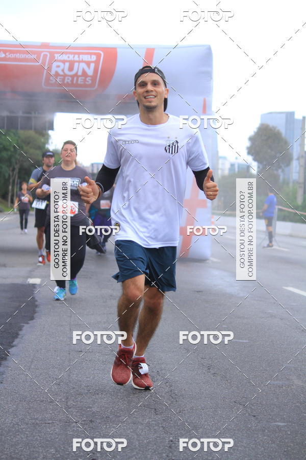 Buy your photos of the eventSantander Track & Field Run Series - Shopping Eldorado on Fotop