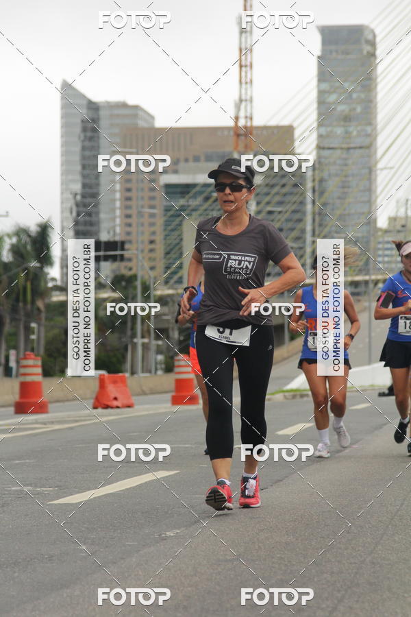 Buy your photos of the eventSantander Track & Field Run Series - Shopping Eldorado on Fotop