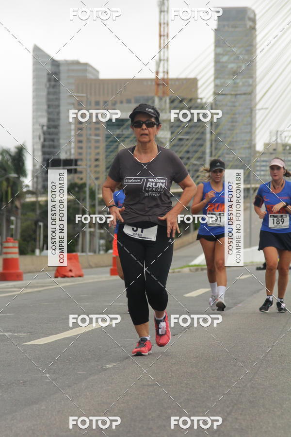 Buy your photos of the eventSantander Track & Field Run Series - Shopping Eldorado on Fotop