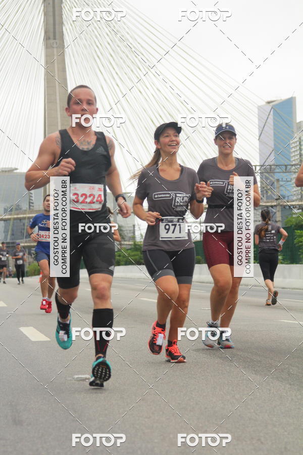 Buy your photos of the eventSantander Track & Field Run Series - Shopping Eldorado on Fotop