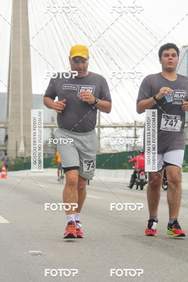 Buy your photos of the eventSantander Track & Field Run Series - Shopping Eldorado on Fotop