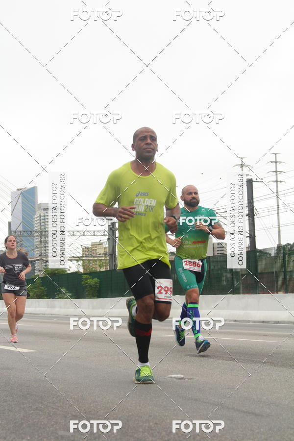 Buy your photos of the eventSantander Track & Field Run Series - Shopping Eldorado on Fotop