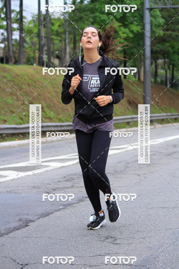 Buy your photos of the eventSantander Track & Field Run Series - Shopping Eldorado on Fotop
