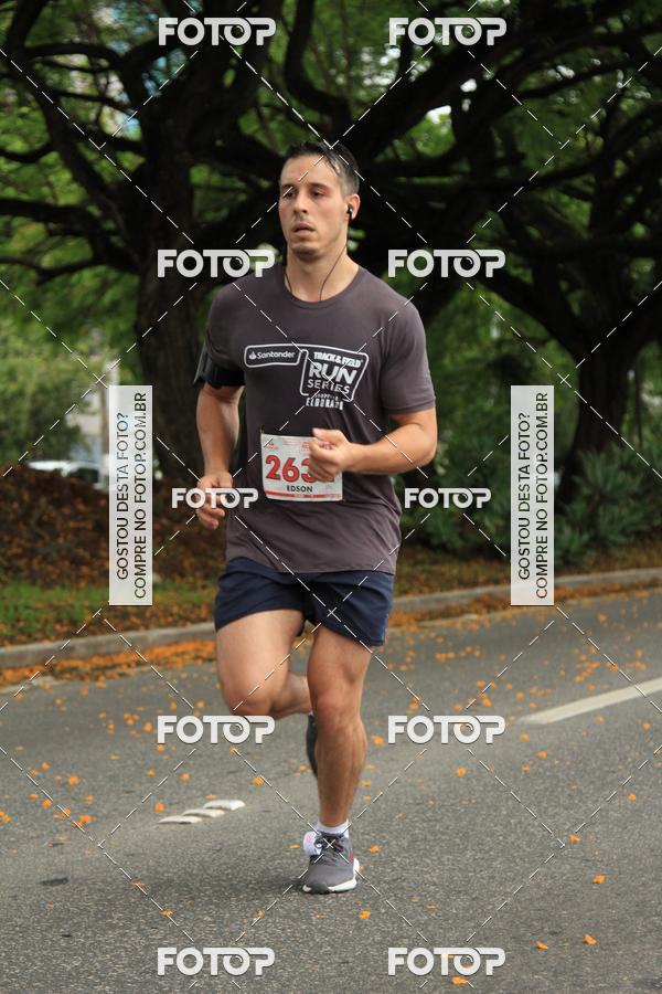 Buy your photos of the eventSantander Track & Field Run Series - Shopping Eldorado on Fotop