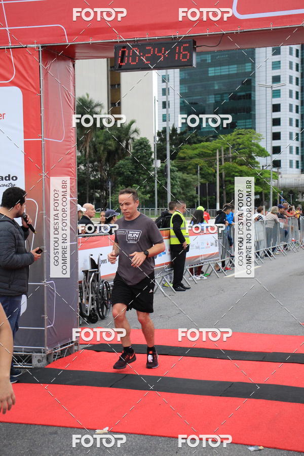 Buy your photos of the eventSantander Track & Field Run Series - Shopping Eldorado on Fotop