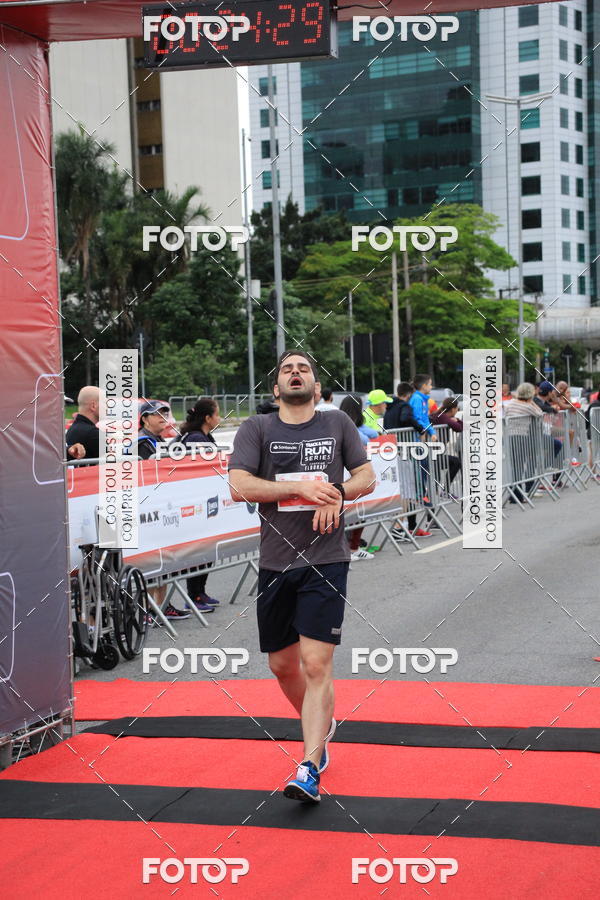 Buy your photos of the eventSantander Track & Field Run Series - Shopping Eldorado on Fotop