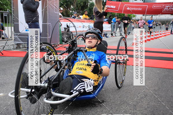 Buy your photos of the eventSantander Track & Field Run Series - Shopping Eldorado on Fotop