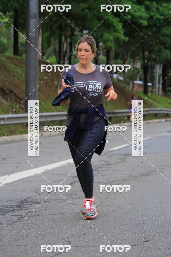Buy your photos of the eventSantander Track & Field Run Series - Shopping Eldorado on Fotop
