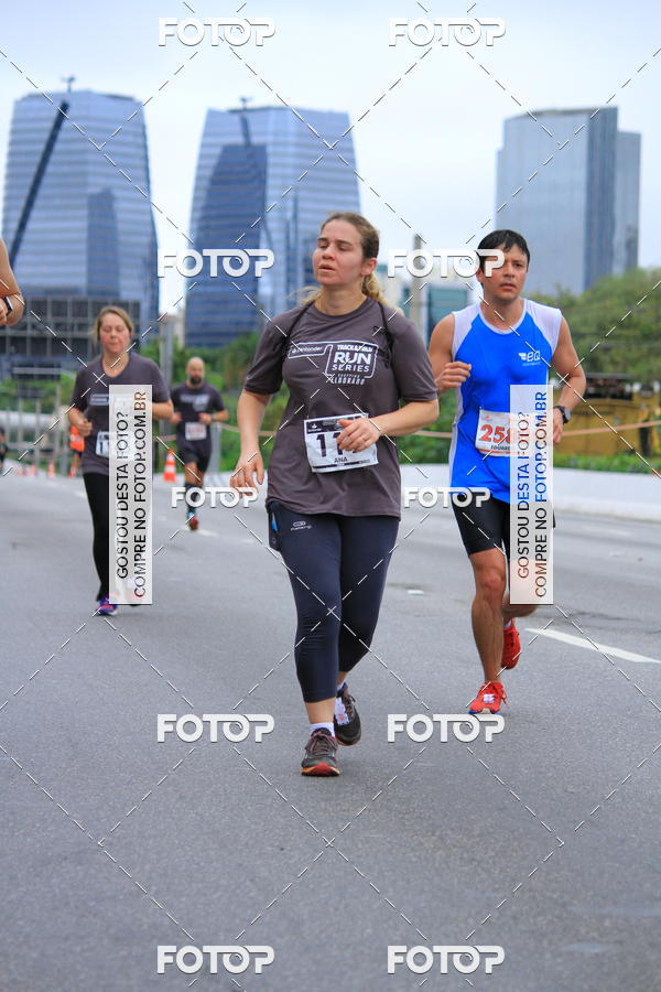 Buy your photos of the eventSantander Track & Field Run Series - Shopping Eldorado on Fotop