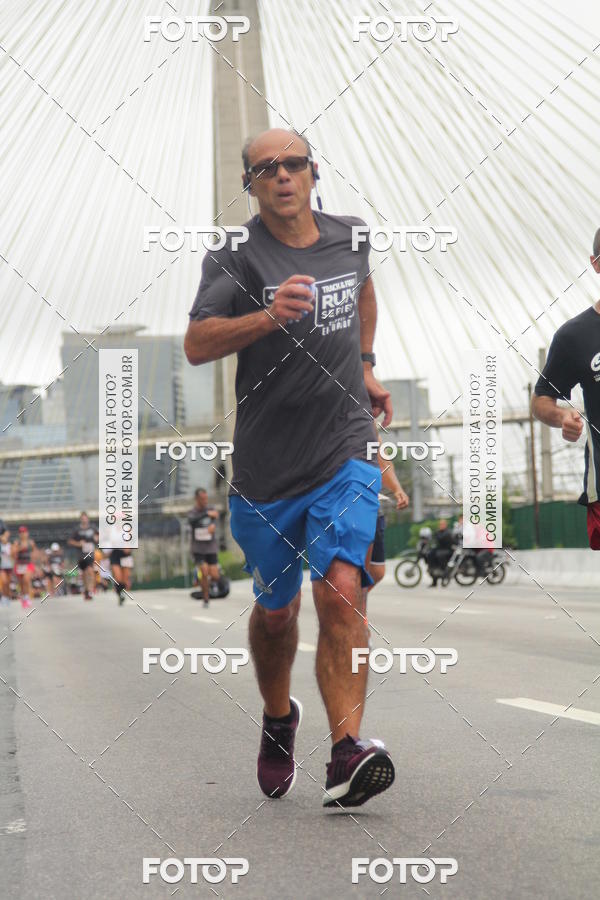 Buy your photos of the eventSantander Track & Field Run Series - Shopping Eldorado on Fotop