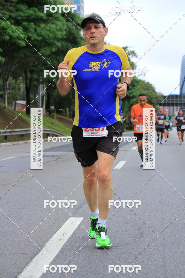 Buy your photos of the eventSantander Track & Field Run Series - Shopping Eldorado on Fotop