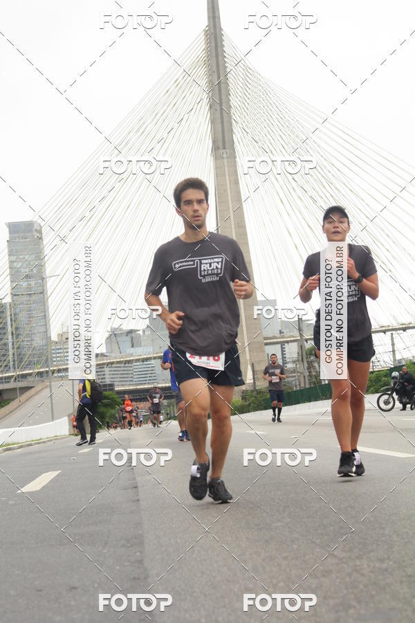 Buy your photos of the eventSantander Track & Field Run Series - Shopping Eldorado on Fotop