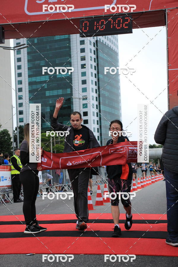 Buy your photos of the eventSantander Track & Field Run Series - Shopping Eldorado on Fotop