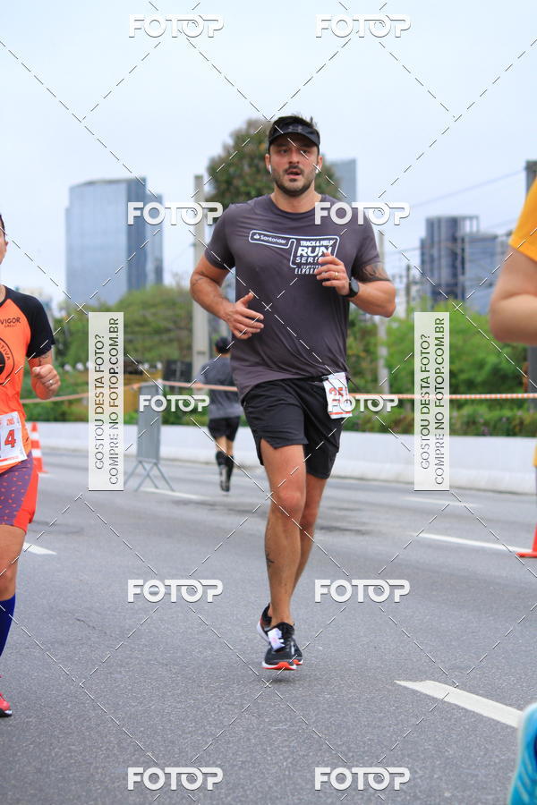 Buy your photos of the eventSantander Track & Field Run Series - Shopping Eldorado on Fotop