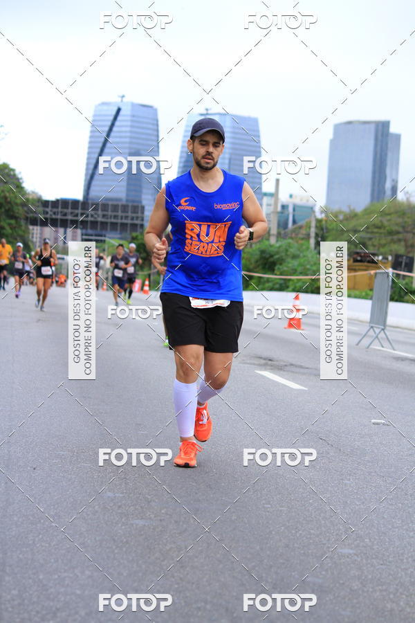 Buy your photos of the eventSantander Track & Field Run Series - Shopping Eldorado on Fotop