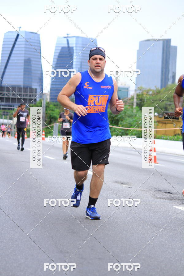 Buy your photos of the eventSantander Track & Field Run Series - Shopping Eldorado on Fotop