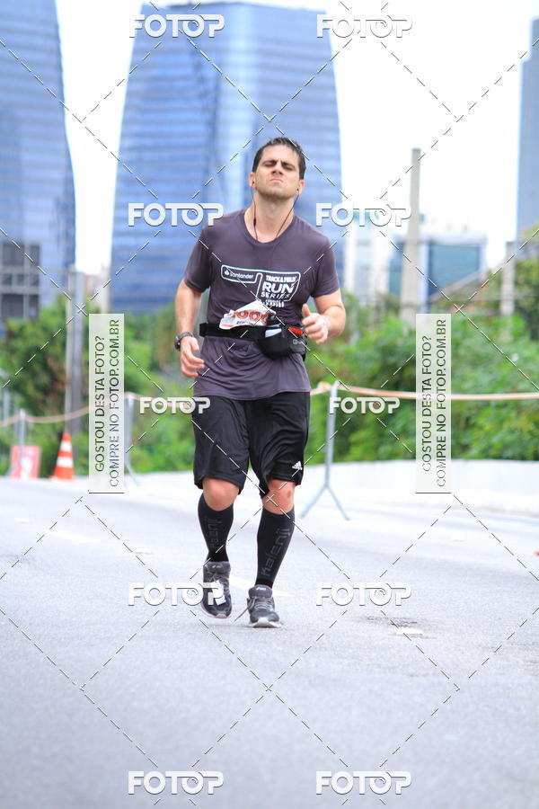 Buy your photos of the eventSantander Track & Field Run Series - Shopping Eldorado on Fotop