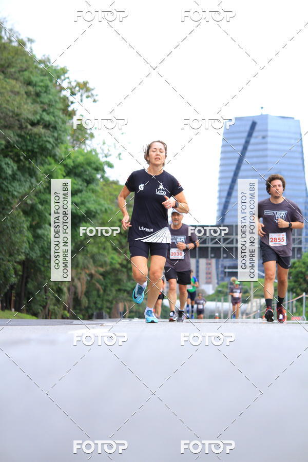 Buy your photos of the eventSantander Track & Field Run Series - Shopping Eldorado on Fotop