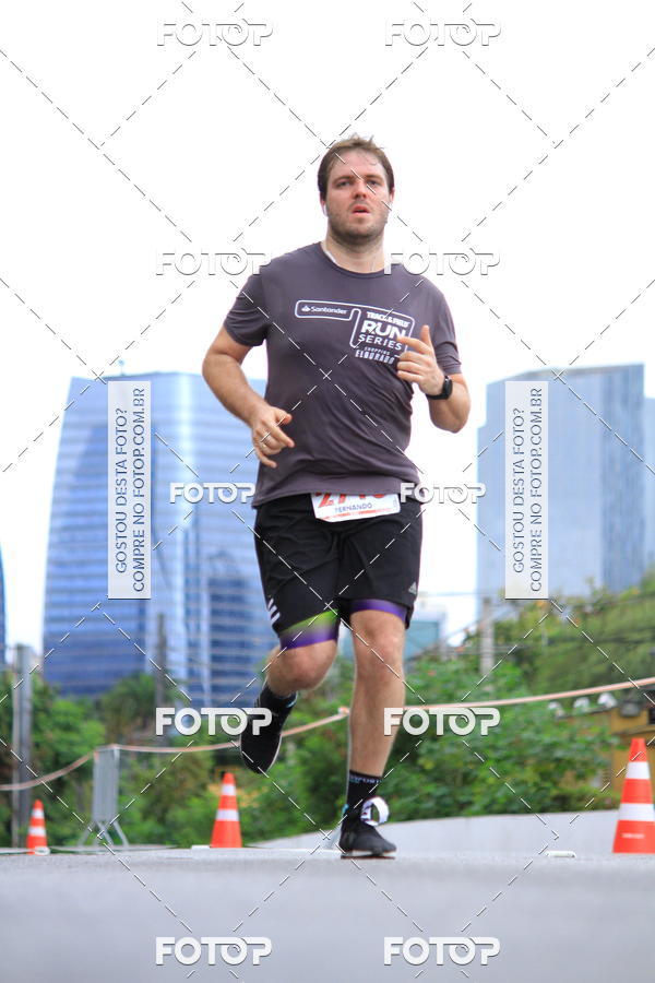 Buy your photos of the eventSantander Track & Field Run Series - Shopping Eldorado on Fotop