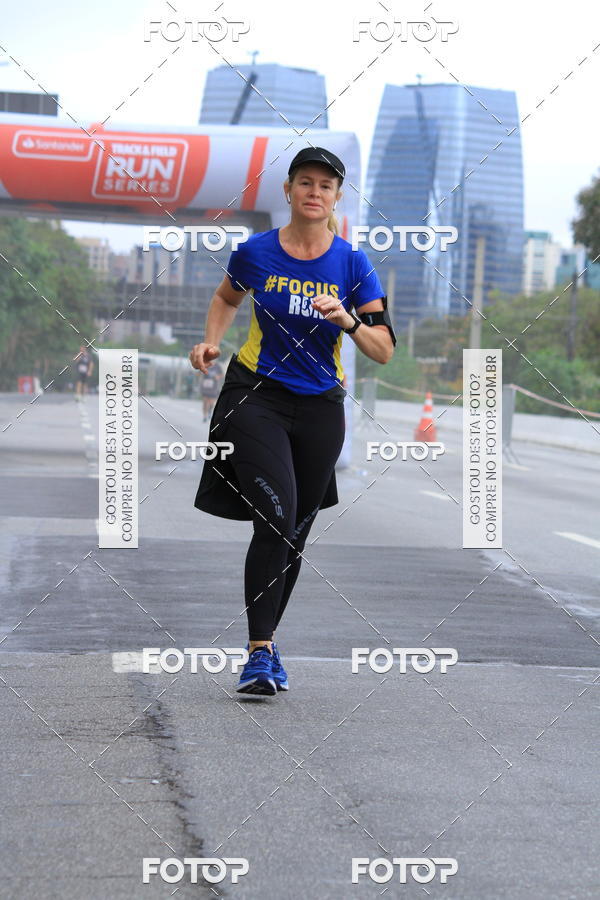 Buy your photos of the eventSantander Track & Field Run Series - Shopping Eldorado on Fotop