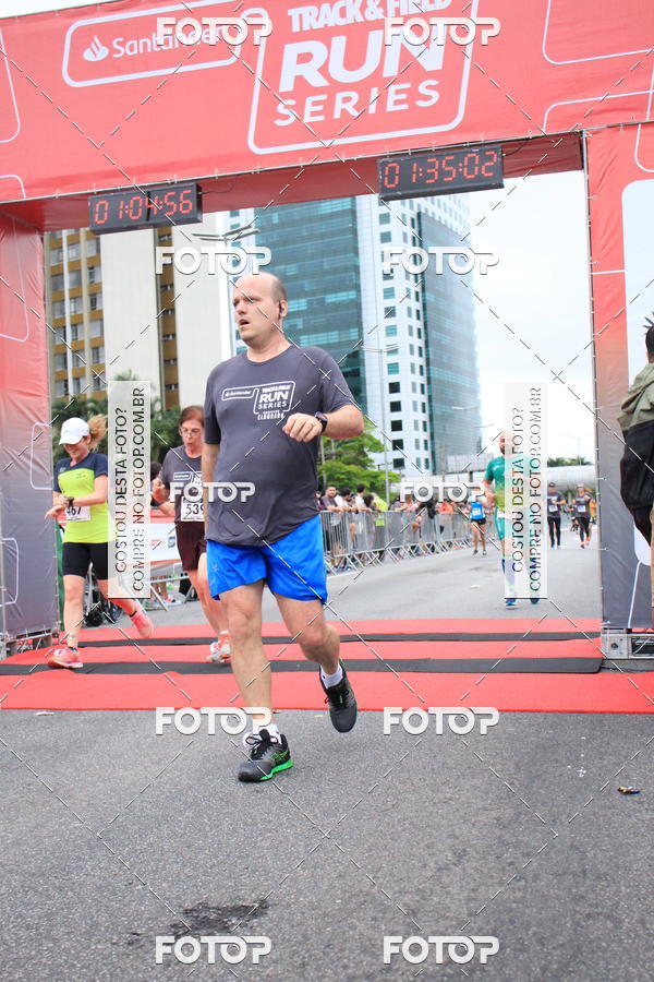 Buy your photos of the eventSantander Track & Field Run Series - Shopping Eldorado on Fotop