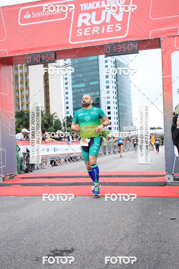 Buy your photos of the eventSantander Track & Field Run Series - Shopping Eldorado on Fotop