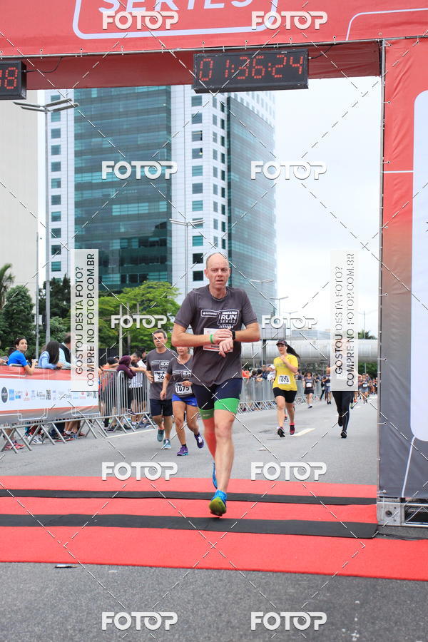 Buy your photos of the eventSantander Track & Field Run Series - Shopping Eldorado on Fotop