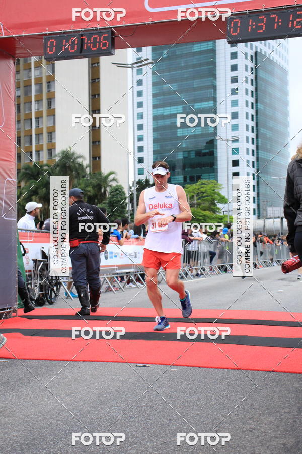 Buy your photos of the eventSantander Track & Field Run Series - Shopping Eldorado on Fotop