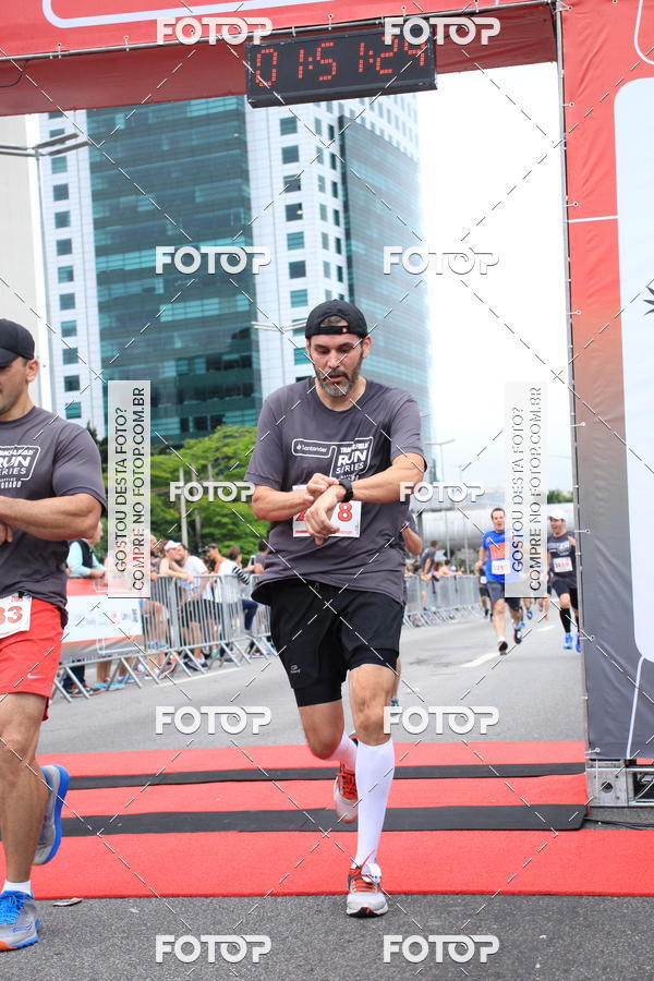 Buy your photos of the eventSantander Track & Field Run Series - Shopping Eldorado on Fotop