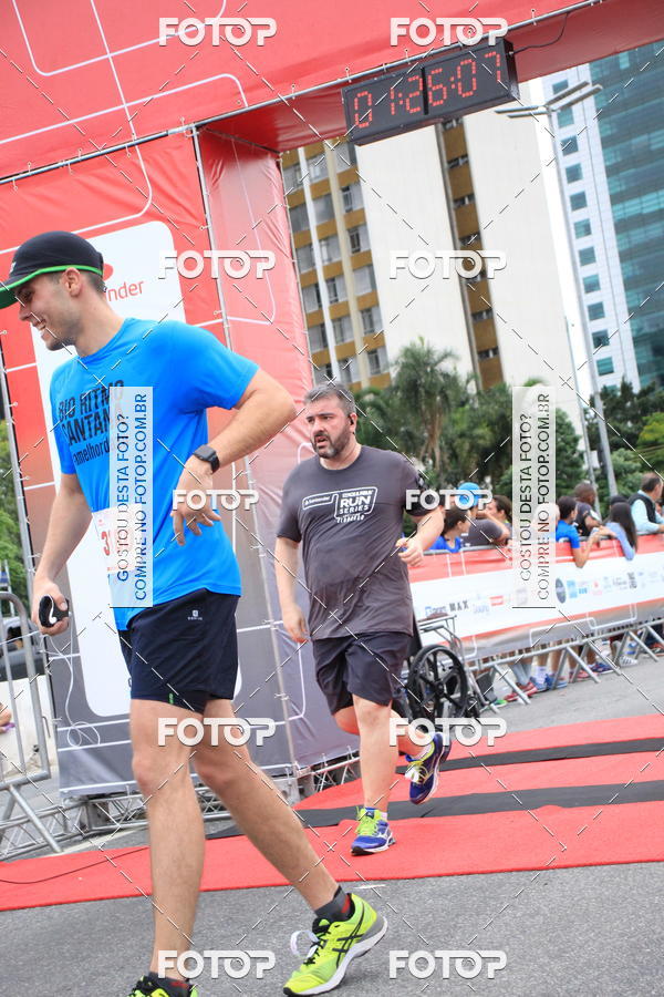 Buy your photos of the eventSantander Track & Field Run Series - Shopping Eldorado on Fotop