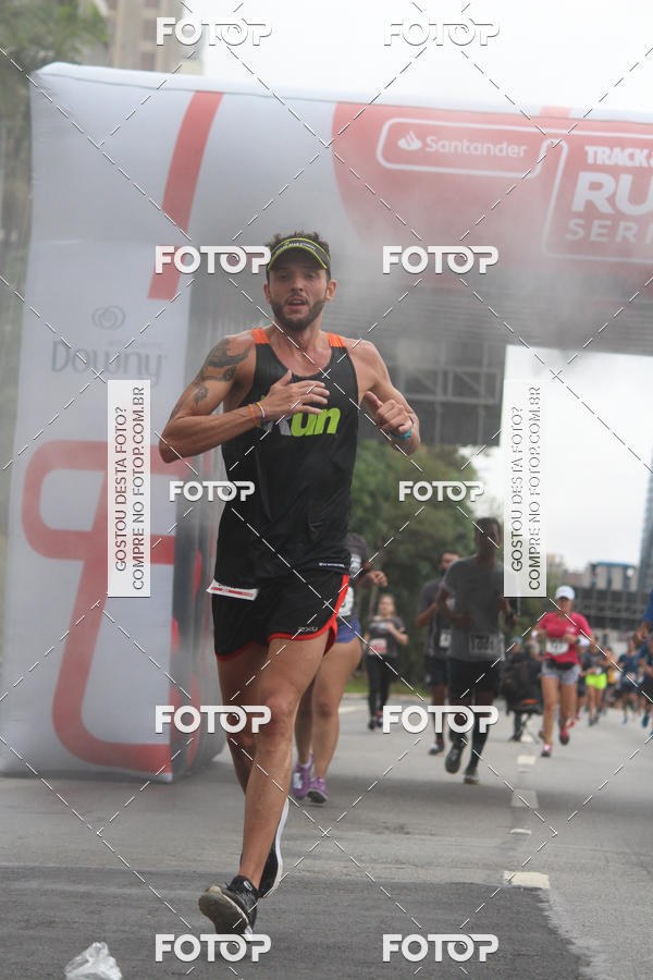 Buy your photos of the eventSantander Track & Field Run Series - Shopping Eldorado on Fotop