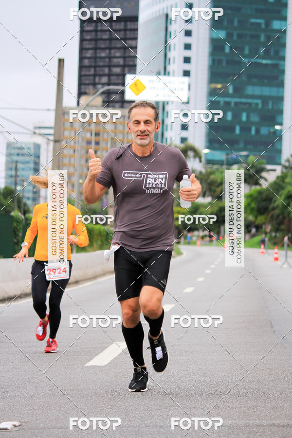 Buy your photos of the eventSantander Track & Field Run Series - Shopping Eldorado on Fotop